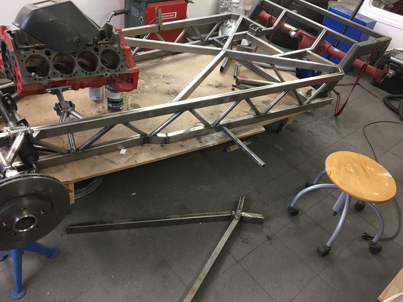 http://i50.photobucket.com/albums/f305/Quinnan/Chassiebygge/2016-10-15%2013.15.29_zpspfhexx5y.jpg