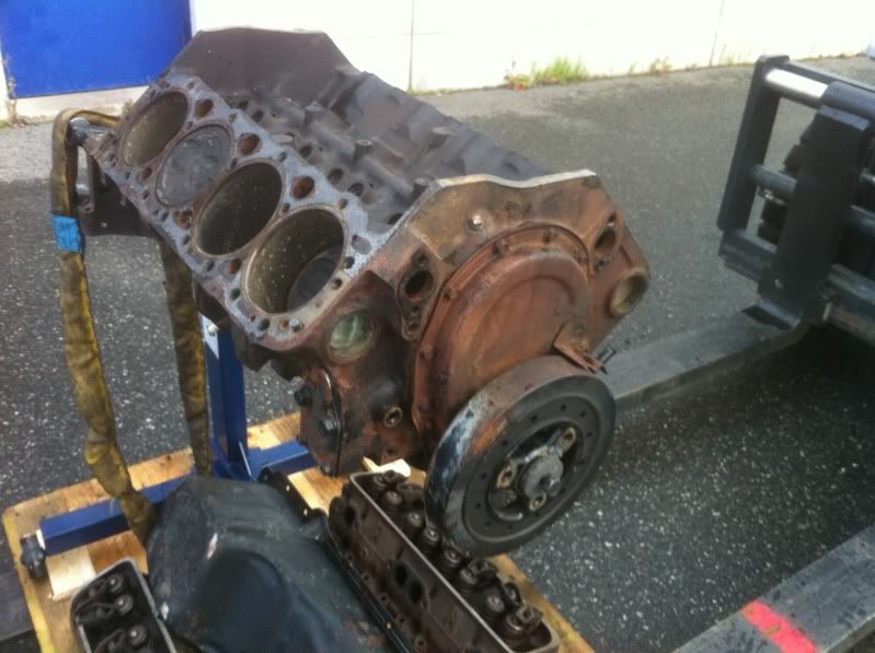 http://i50.photobucket.com/albums/f305/Quinnan/Projekt%20383cui/Motorblock_fre_blstring_006.jpg