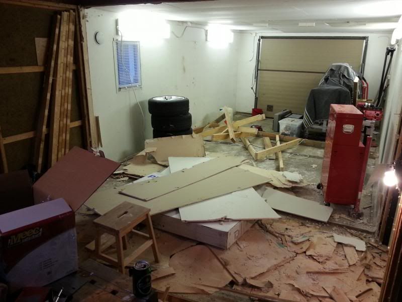 http://i50.photobucket.com/albums/f305/Quinnan/Projekt%20Garage/2013-12-21141334_zps12f86c1d.jpg