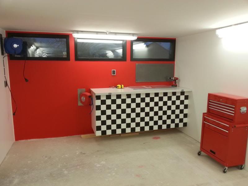 http://i50.photobucket.com/albums/f305/Quinnan/Projekt%20Garage/2014-02-01154951_zps160fb8d4.jpg