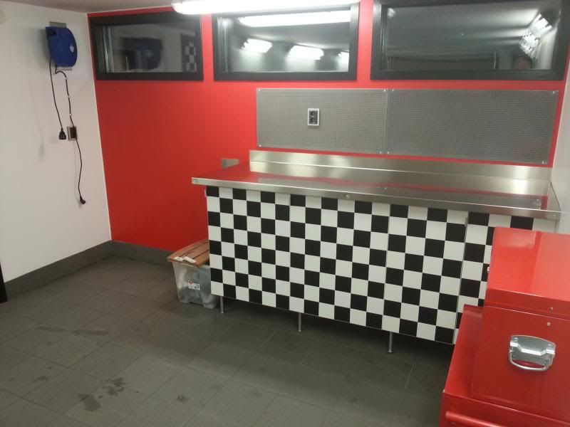 http://i50.photobucket.com/albums/f305/Quinnan/Projekt%20Garage/2014-02-21171920_zps4e7c64a8.jpg