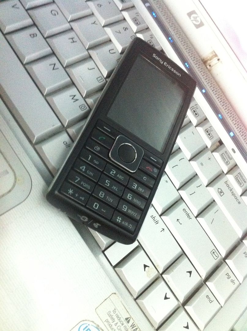 Sony J108i Cenda nhà mạng và E71 có quà tặng hấp dẫn