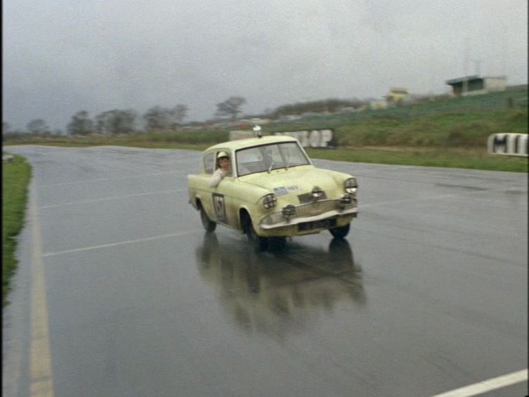 vlcsnap-2013-06-10-21h28m22s213_zps159d6