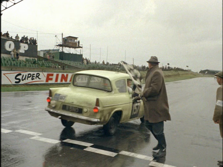 vlcsnap-2013-06-10-21h28m38s112_zpsde2de