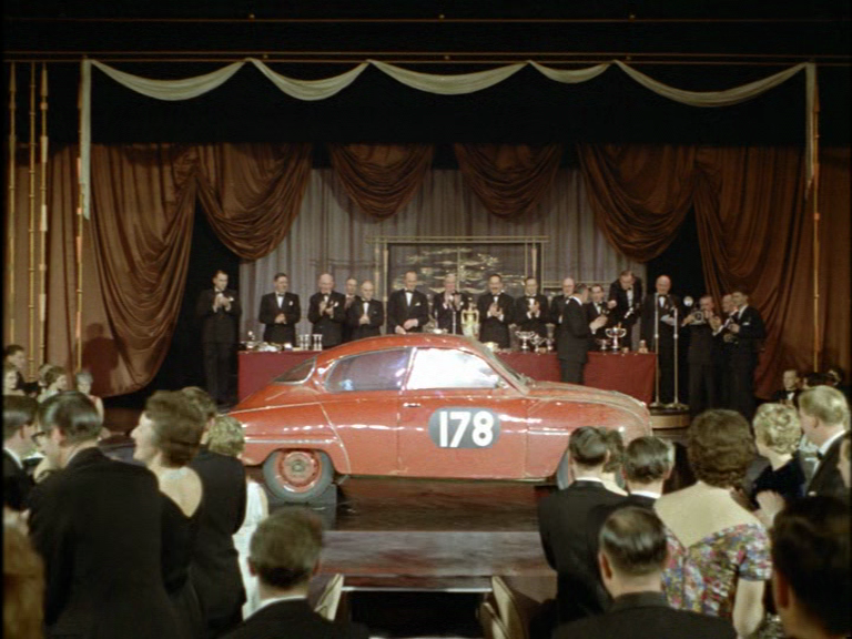 vlcsnap-2013-06-10-21h30m00s159_zpscc6ef