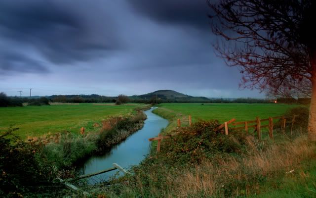 IMAGE: http://i50.photobucket.com/albums/f321/Stav13/IMG_0092copy-1.jpg