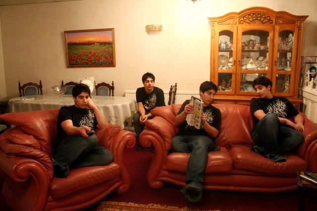 IMAGE: http://i50.photobucket.com/albums/f321/Stav13/again.jpg