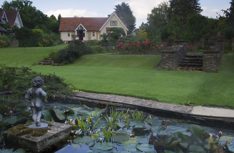 IMAGE: http://i50.photobucket.com/albums/f321/Stav13/house2-1.jpg