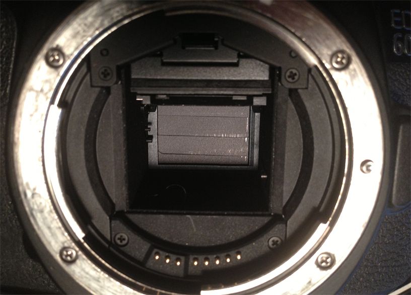 IMAGE: http://i50.photobucket.com/albums/f331/theMcollection/60Dshutter_zps3c441dca.jpg