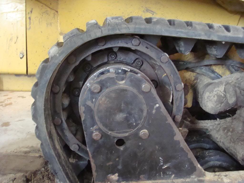 NEED HELP!! One Track Won't Move Skidsteer Forum Bobcat, New