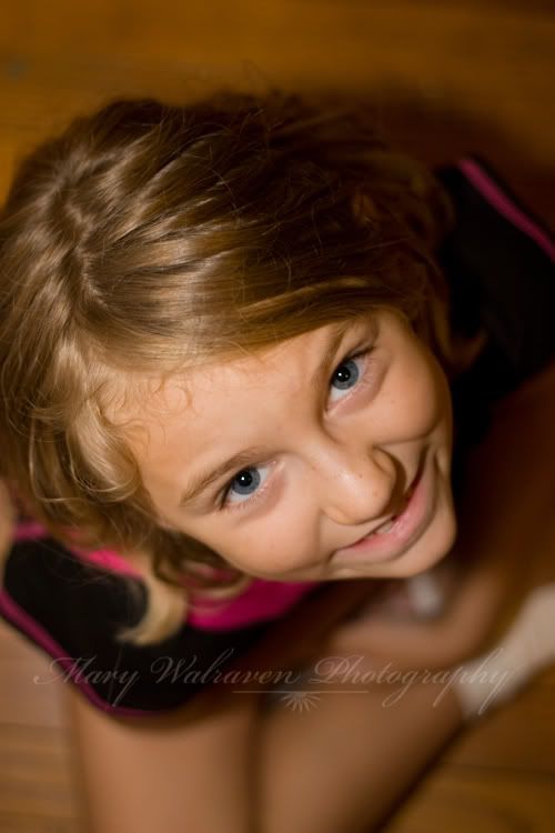 IMAGE: http://i50.photobucket.com/albums/f350/maytay20/pics%20for%20pw/Colette.jpg